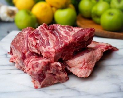 Свинина на кости охлаждённая 1 кг - купить в Горчаках